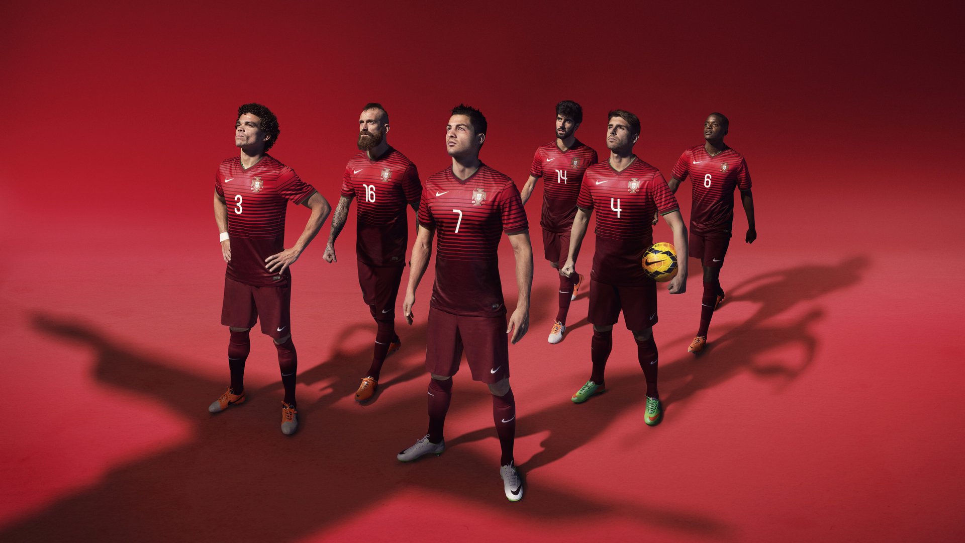 逆境中绽放：那些在危机中迎难而上的球员，面对危机挺身而出